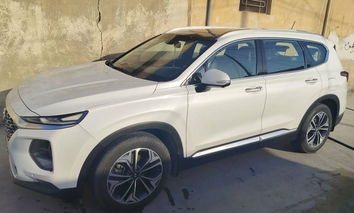 سنتافي 2020 خليجي  فول مواصفات 1/1 محرك 6 سلندر وكير 8 نمر 
* سقف اسود بانوراما 
* بصمه ابواب وتشغيل عن بعد 
* 7 راكب وتبريد 3 قطع وتبريد
* تحكم ستيرن كامل 
* 4 وضعيات قياده 
* كشنات جلد بلادي 
* كشنات امامي كهرباء 
* كشنات امامي  تدفئة وتبريد
* خزن كشنات
* مري شفط
* شفتات بالمقود
*اوتو هولد .
* اشارة ترحيب عند الاقتراب
* طخم تاير جديد
* خمس كاميرات ٣٦٠ درجة  
* شاشة عدادات كاميرة
* اربع وضعيات قيادة
* فور ويل
* مانع انزلاق .نظام منحدرات 
* شحن واير ليس 
* سايد بريك كهرب
* ويل حجم ١٩
* وخلفيه صندوك كهرباء ذكي(يفتح تلقائي)
* بردات ابواب خلفيه بلادية
*حساسات اماميه وخلفيه
لايتات فوول زينون ( عالي  وناصي وبلاجكتور ) وبك لايت لد
*رادار جانبيات 
* حساس تايرات
* السيارة ماشية ٨٩ ألف
 * السياره رقم اربيل جديد وسنويه جديدة لل2031 هزة هم جديدة
* السياره بدون صبغ بس بيها مكانين كارت اربع اصابع
مكان السيارة موصل الحمدانية 
السعر ٢٣٥$
 للإستفسار  ***********
