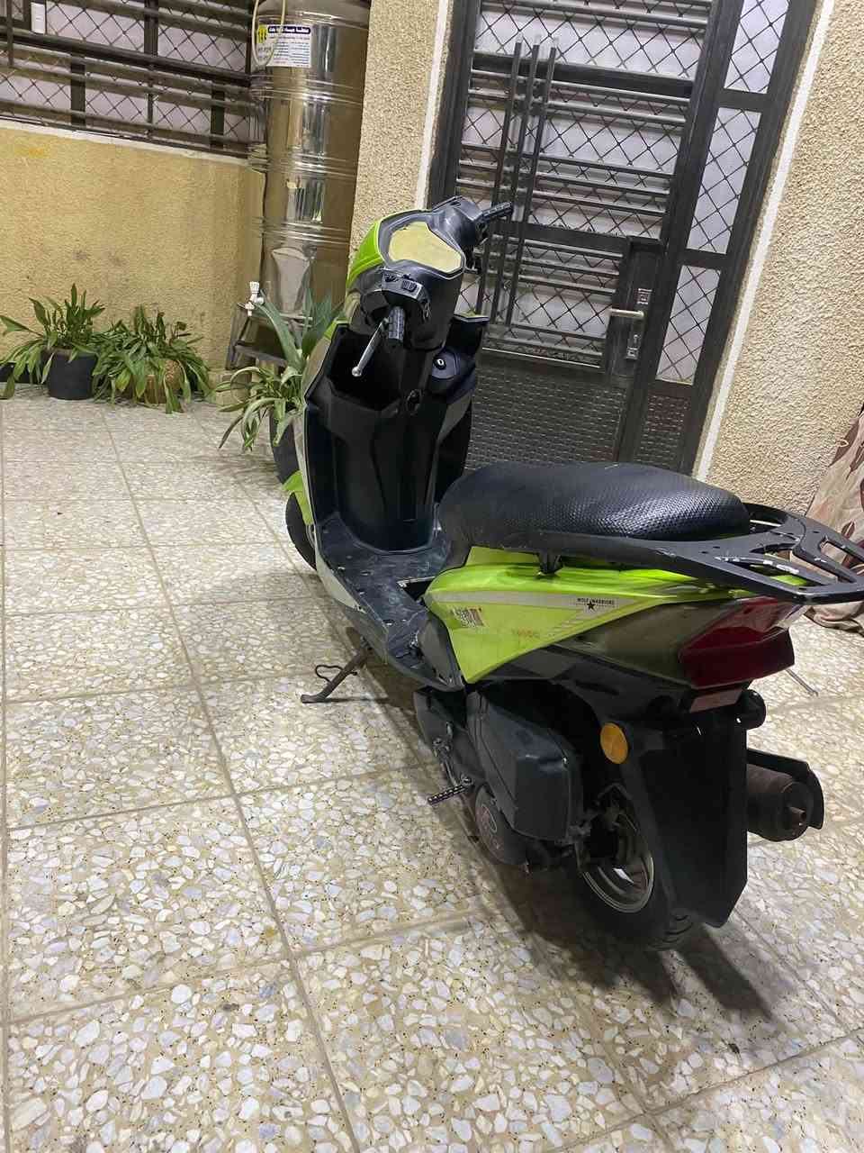 سلام عليكم دراجه كوامكو سرعه 140دراجه ما مفتوحه مكينته ناعمه تخبل بيه ملاحظات بل كفرات سعر 300وبيه مجال حك الجيه مكان بغداد سبع قصور رقم ***********
