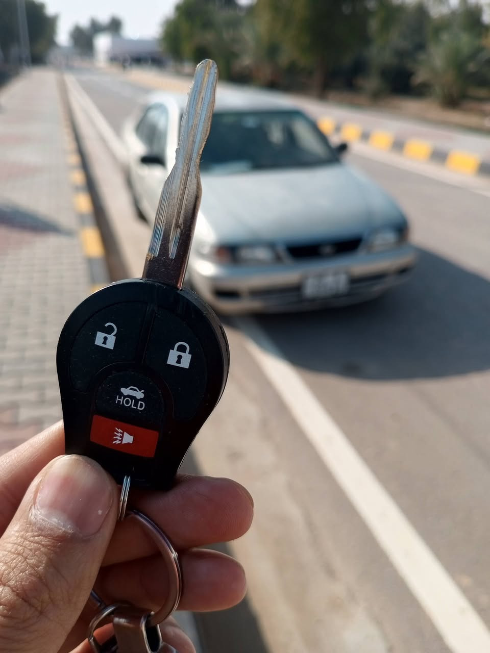 السلام عليكم للبيع نيسان صني موديل 96
فول بس الكير عادي 

جام أربعة كهرباء 

تدفئة وتبريد شغالات

شاشة ايباد كامرة دوارة

كهربائيات كلها شغاله 

قفل مركزي

السيارة حلوة واقتصادية صبغ بلادي 

محرك 1600 قبغ ابيض

رقم كركوك دولي بسمي شرط التحويل 

سنوية لل 30

السعر 39 وبيها مجال للشراي 

مكاني قضاء الدور 

للاستفسار الاتصال ***********
