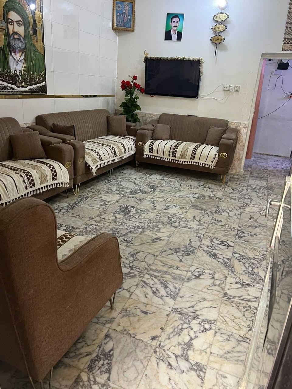 السعر225مع الأثاث وبي مجال الشراي الاتصال على الرقم ***********
