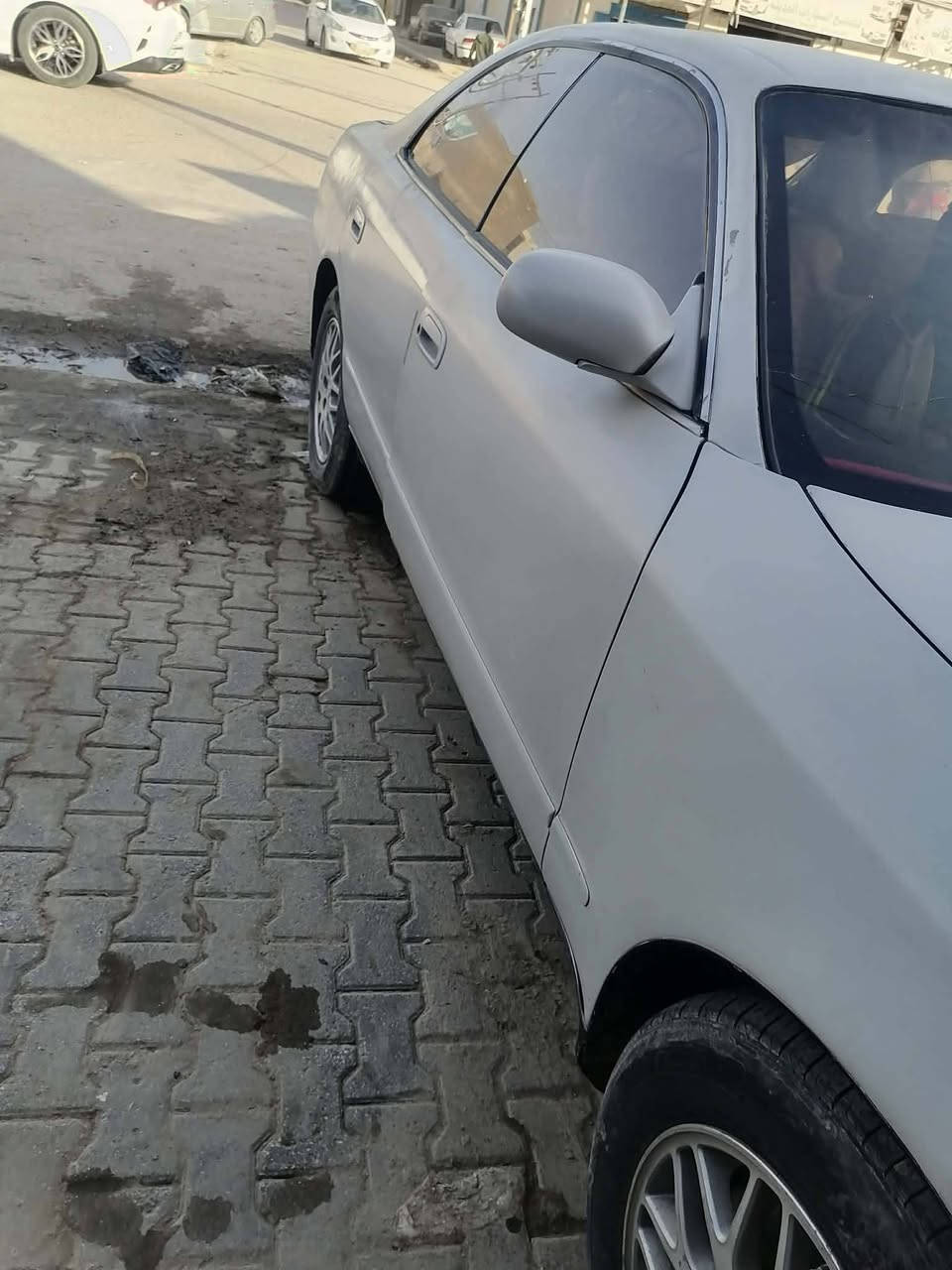 سلام عليكم شيزل للبيع بيه بس عكاله سنويه ل30وبسمي حداد وره وكادام فول تبريد شغاله مكينه 2500كرتون رقم ديالى ديوانيه قضاه المهناويه ***********
