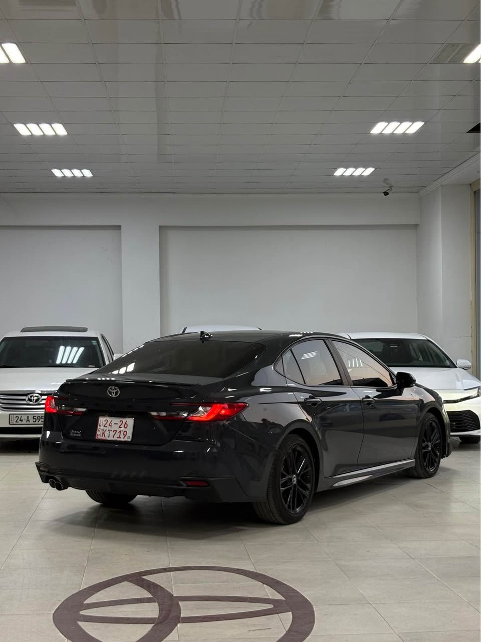 تویوتا کامری Toyota Camry
.
مودێل: 2025
.
رەنگ: سمنتی 
.
مواصفات: SE
.
سعر: 220$ پچەک مەجال
.
سیارە بێ سبغە 
بەس بوستەک کارت یال چاملغێ پشتێ
.
بێ داخلی بێ ئیرباگ
.
ژمارە کاتی
.
***********.           کورەک + واتساب
.
زاخو (مهندکارس)
. زاخو, دهوك
