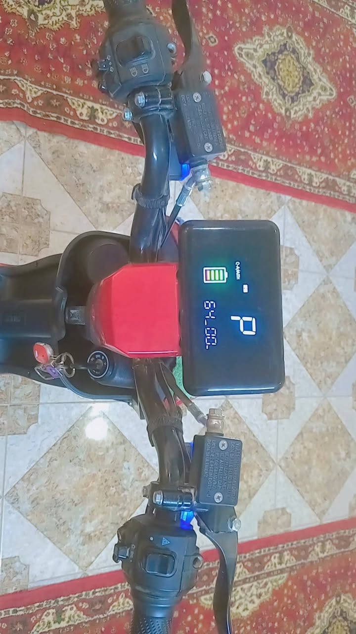 دراجه شحن R9
موديل 2025   ملف حجم 2000
اربع سرعه 99 حقيقي 
دبلات غاز لايت زنون عالي وناصي 
نضام R بك 
السعر /475 وبيها مجال حك الجيه 
الاستفسار /***********
حله شارع 80 جهة النجف الساده ابو خطه
