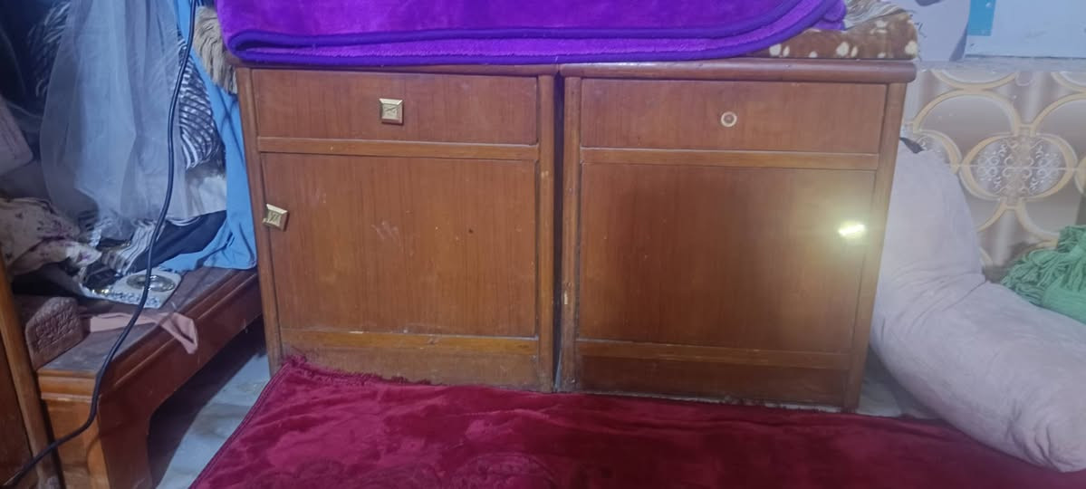 السلام عليكم
للبيع غرفة نوم عراقية تزكام صاج داخل وخارج 

وعندي مجمدة
***********
