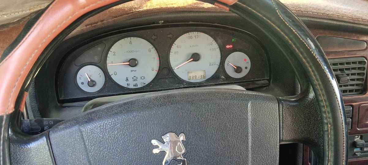 بيجو بارس موديل 13 كاملة من كل نقص فقط كمبريسر تبريد نقصها رقم انكليزي بغداد كير محرك صدر كهربائيات مكوفلات تحويل مباشر السعر 28قفل وبيها مجال قليل مكان بغداد دورة ***********
وايت ساب موجود
