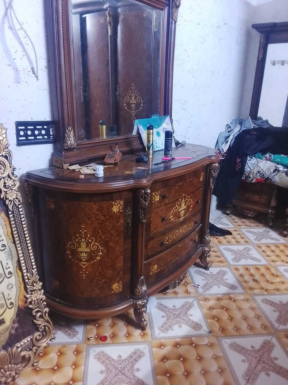 غرفه نوم كلش نضيفه بغداد المواصلات السعر ٣٥٠ ***********
