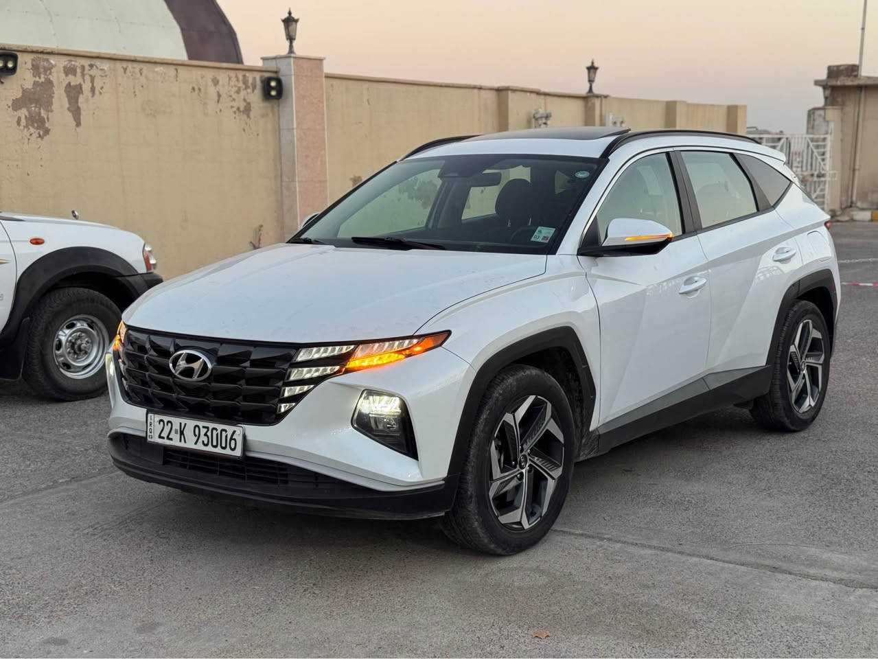 Hyundai Tucson SEL 2022 ✔️
هيونداي توكسون اس اي ال ٢٠٢٢

لون ابيض و فول مواصفات ⭐️

نص بابين صبغ بدون دواخل بدون ارباك 👌
٣٨ الف ميل ماشية "ماشية قليل"
مكان خمس اصابع و مكان شبر pdr
رقم شاصي بالصور

فول مواصفات SEL ⚡️
بصمة و شغال و سلايت و كيج التروني و رادار ٣٦٠ درجة و حساس ٣٦٠ درجة و بريك بصمة و ويل كروم و شاشة و كاميرة و بريك بصمة و كشنات هيتر و كهربائي...

كير محرك كهربائيات تبريد شرط 💯
رادار و حجر و راديتر و كل شي شركة 💯

سعر 🔥 172 ورقة و مجال بسيط
مكان عقرة "ئاکرێ"
واتس اب و كورك ***********
0️⃣7️⃣5️⃣0️⃣7️⃣7️⃣3️⃣9️⃣4️⃣7️⃣1️⃣ أربيل, العراق

نص مكتوب في الصور:
- 2:22 WhatsApp 81 2022 HYUNDAI TUCSON, SEL 5NMJF3AE3NH061154 1-61563323 Copart Location: New Orleans (LA) Shipping from: Houston (TX) Seller: Insurance Company Sale Document: Cert of title-salvage (LA) Sales History 1 Similar archival offers You are watching archived offer. Auction ended on Wednesday, September 20, 2023. Wednesday, September 20, 2023 10 Photos bid.cars