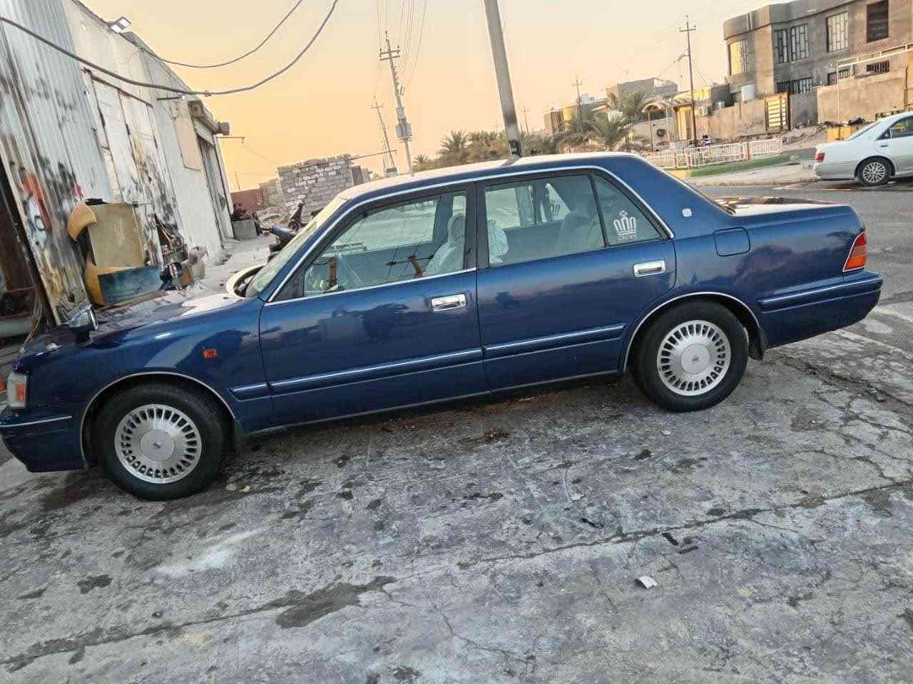 سلام عليكم راس ثور مديل 2000 
كفاله كص ونقل رقم انكليزي ابسمي 
محرك حلوو  الكير بي ضعف بلبك
مصبوغه عام  انا مكلف بنشر هذا رقم راعيه 
***********
اسعر 77 وبيه مجال البصرة, العراق
