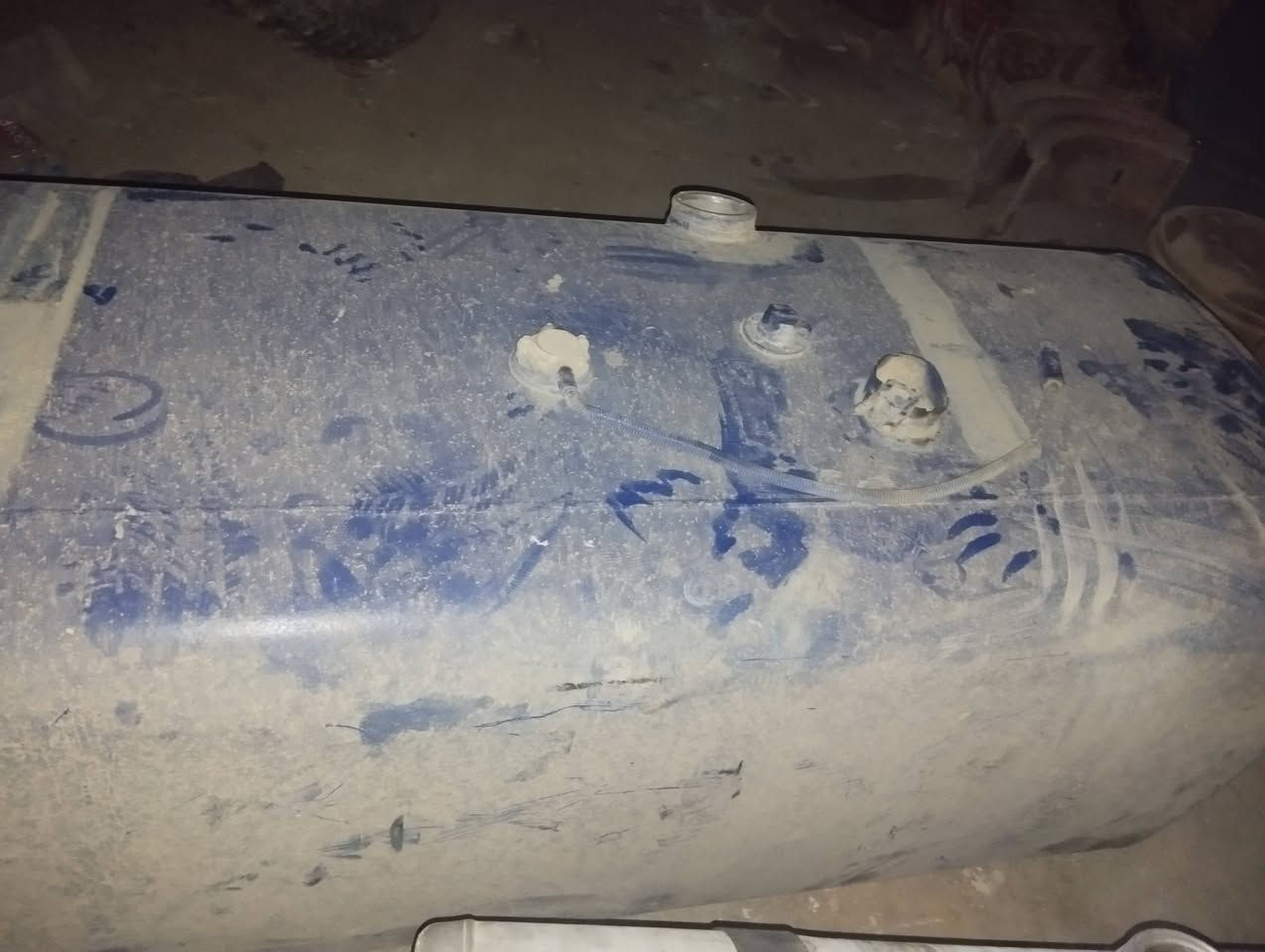 تانكي فافون للبيع ألماني جديد يأخذ 800لتر بدون قواعد طوله 170 وعرض 70وارتفاع 70 المكان النجف السعر 700الف للاتصال على الرقم *********** او ***********

