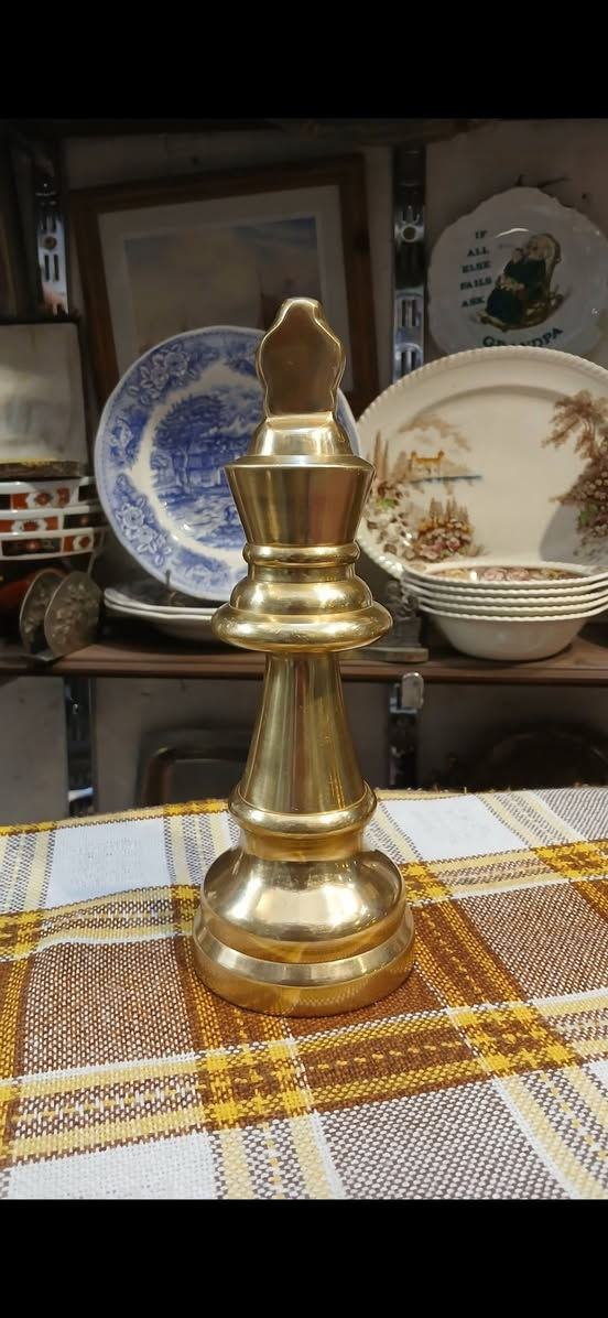 سلام عليكم البيع السعر خاص العنوان المحل بغداد المدينه شارع الفلاح حي الاكراد قطاع ١٣مقابيل الطاقه الكهرباء هاتفي ***********
