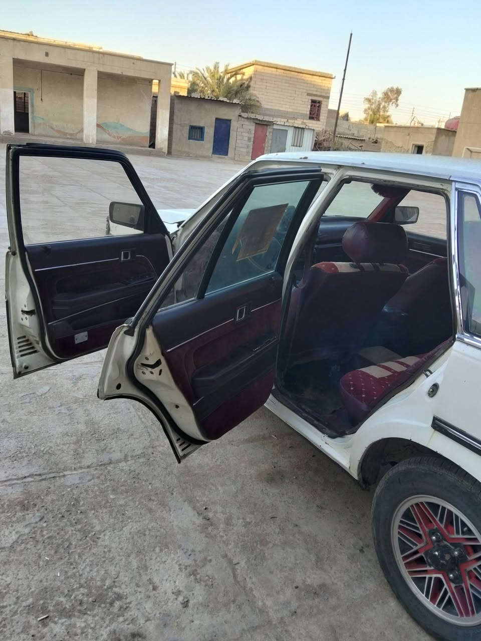 سلام عليكم كروسيده محرك وكير وانجي سياره كفاله من الحادث مابيهه قطره معجون تبريد ماشاءالله ثلج ماتذب عليهه ايشي كامله رقم نكليزي هزتهه بعدهه مامخلصه  شرط تحويل ثاني يوم  السعر 35وبيها شي بسيط مكان السياره بصره ابي الخصيب  ***********
