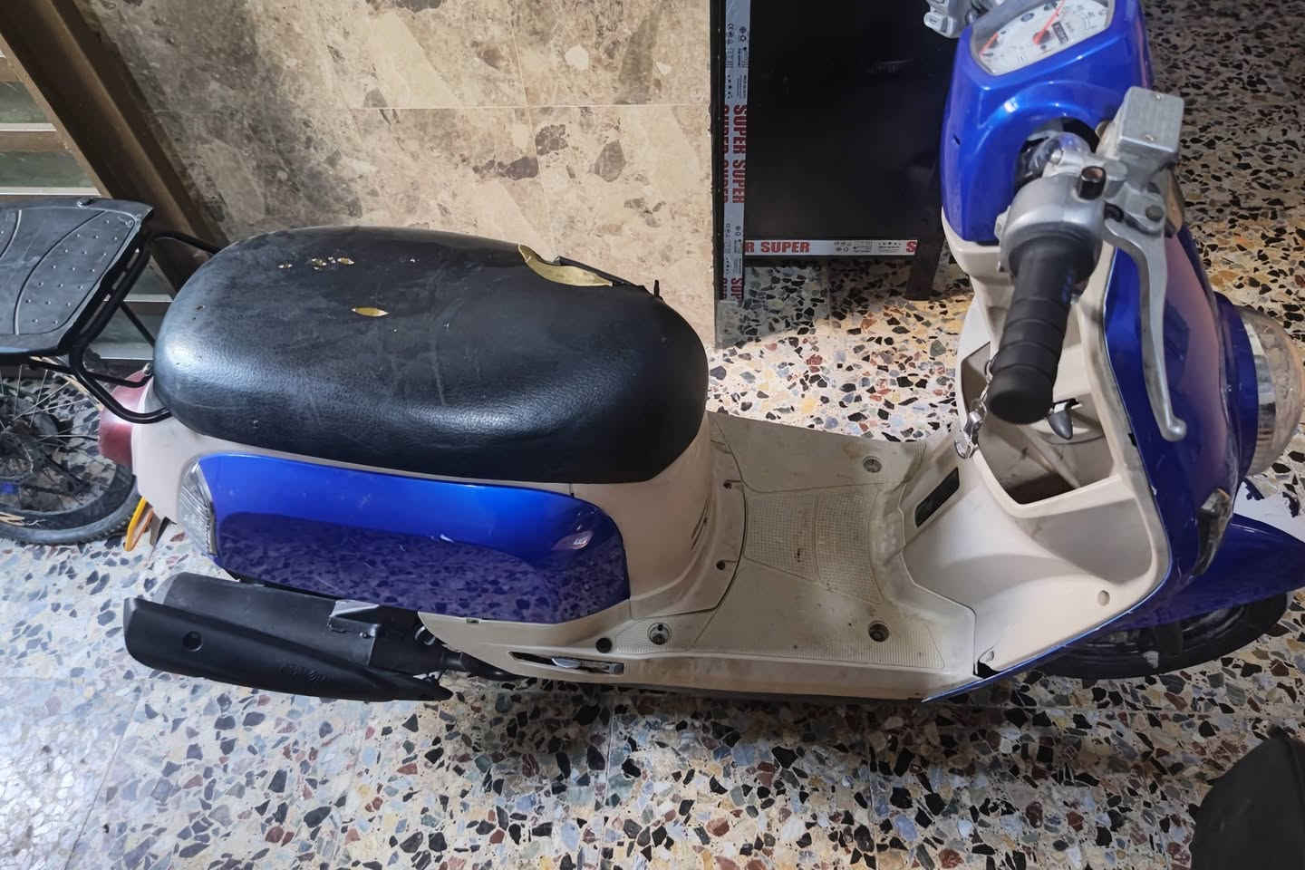 سلام عليكم دراجه للبيع كابريتر دراجه نضيفه مكان كربلاء 550  وبيه مجال شي قليل رقم ***********

