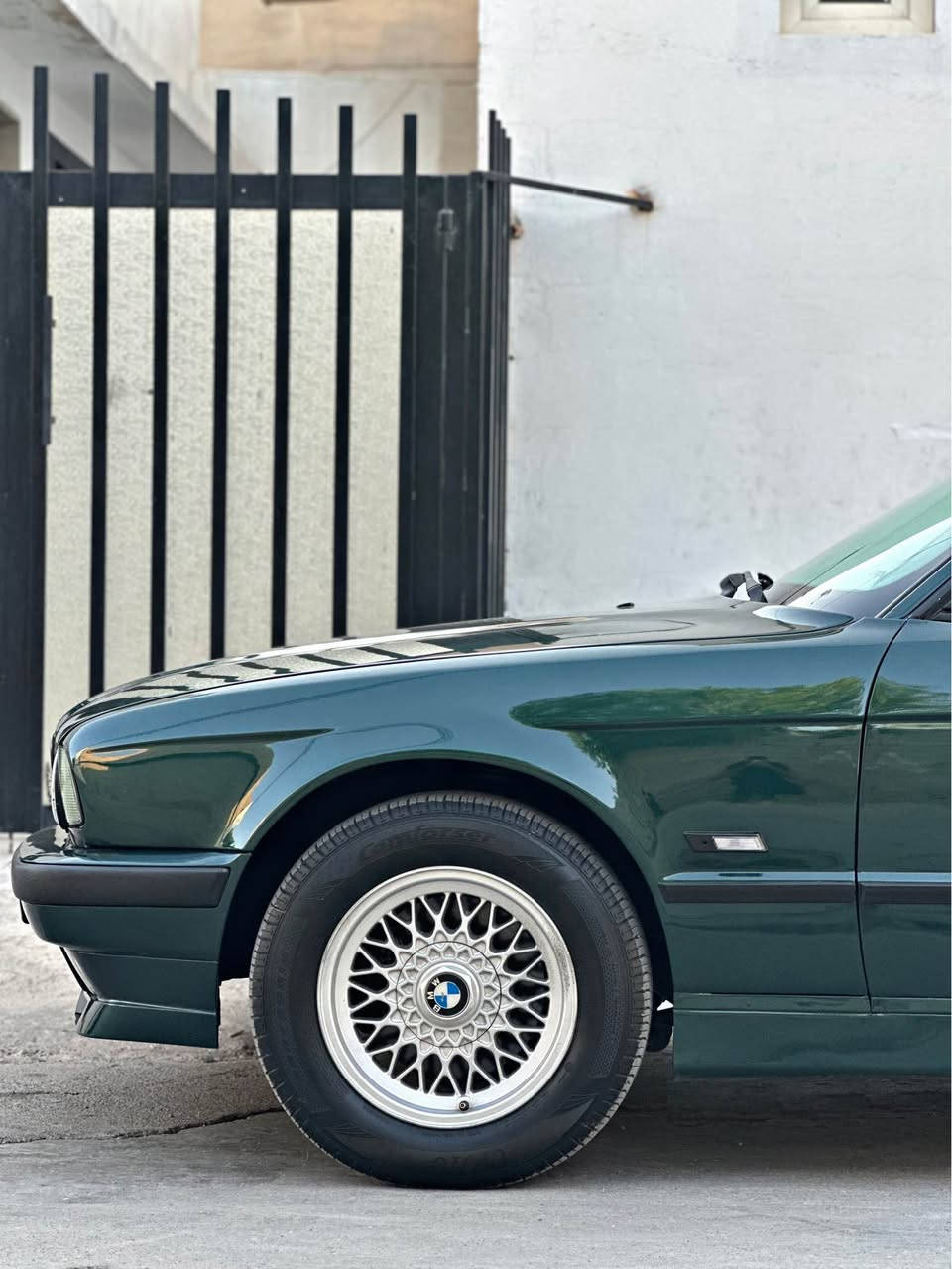 تاقانةي جواني 
BMW 525 i
موديل 1991
پيش گةورة
كوبون بةنزين
مةكينةي ٥٢٥دةبل ديجيتال 
سلايتت
تةبريد بةفر 
كوشن جلد 
لايت ئةلقة
Abs
تاخم تايةو ويل لوك 
بةگلايت و لايت تازة
عةينةو كلاجي لوكي بو بةستراوة 
سةيارةكة بي دةعم و ليدراوة 
شوين كةركوك  سعر٥٧و مةجالي كةم 
*********** كركوك, العراق
