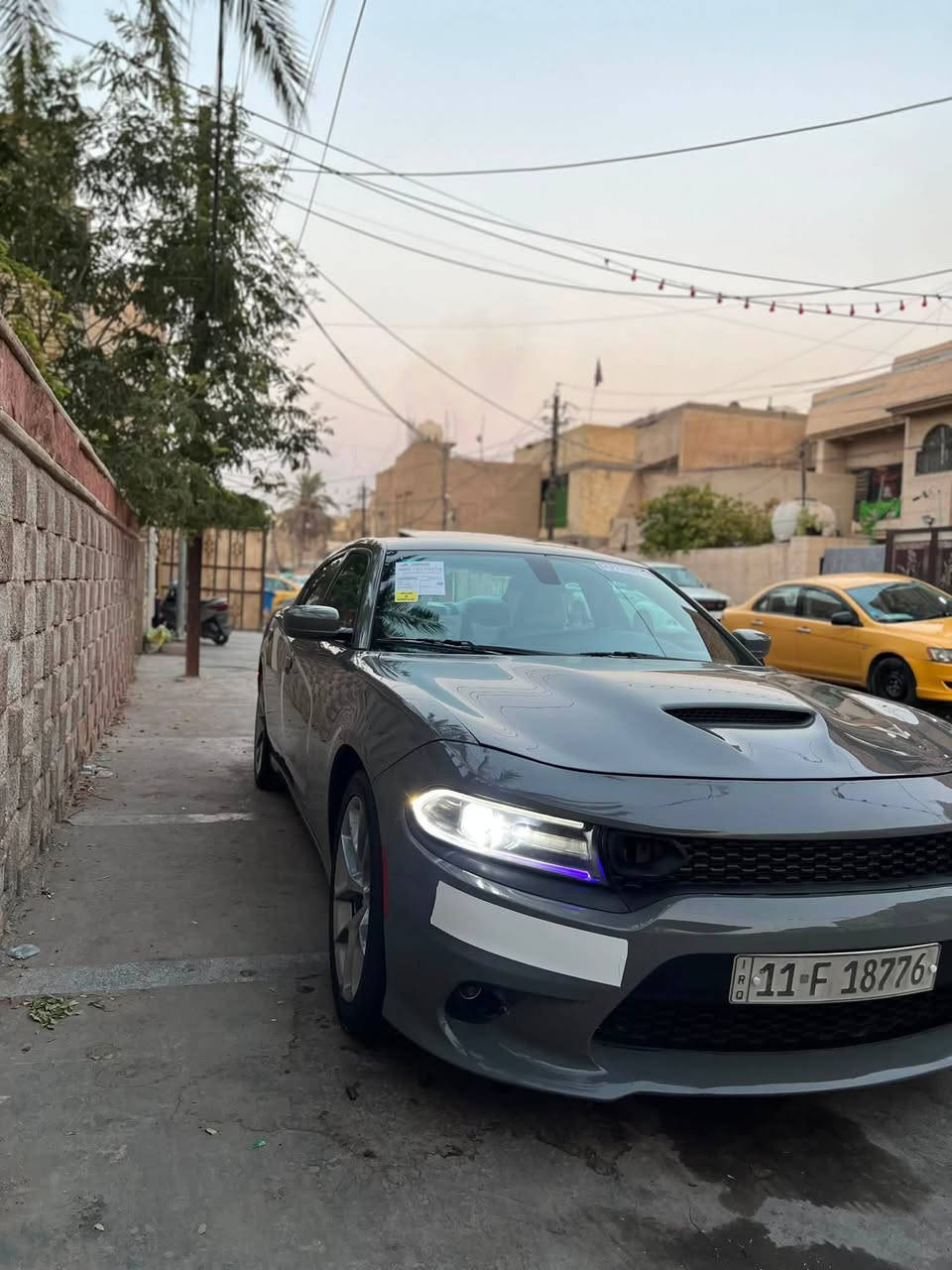 جارجر موديل ٢٠١٩ sxt 
حادثهة موضح بلصور 
مكينه ٣٦٠٠
سلايت
كشنات جلد 
السياره كدامكم جاهزه 
رقم بغداد تحويل ثاني يوم 
موجوده بغداد الجديده او جميله
السعر ٢٠٠ وبيهة مجال
تلفون ***********
