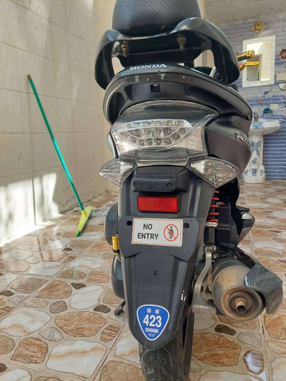 السلام عليكم اخوان دراجة Pcx جديدة كلش وماشية ١١٠٠٠ فقط ولون مميز ومزودة فول تزويد الدراجة كلش حلوة الاتصال على الرقم *********** العنوان ديالى بعقوبة
