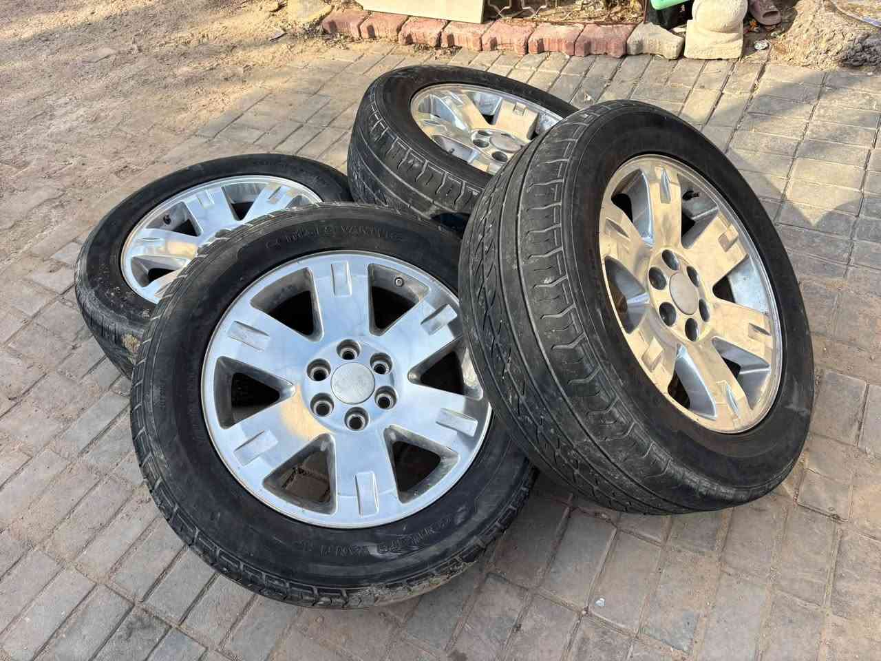 تايرات يوكن جمسي حجم 20 للستفسار 
***********

