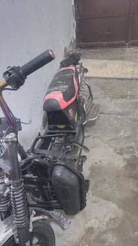 دراجه شحن 600الف نقصه بس ب بطريات 07738435348