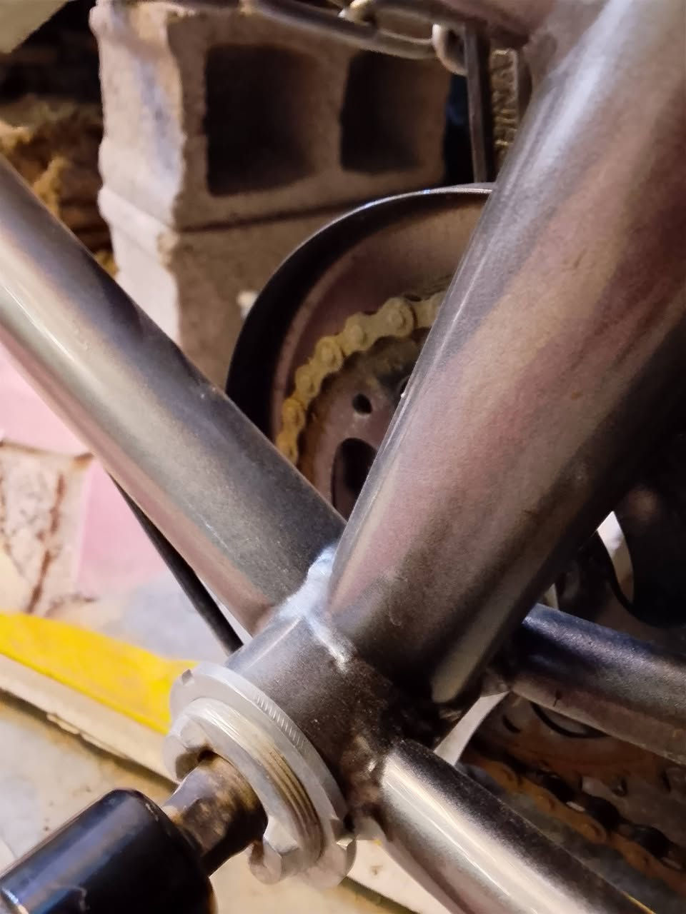 🚲 للبيع بايسكل إسلامي أصلي 🚲
إذا تدور على بايسكل نظيف ومحافظ عليه، فهذا خيار ممتاز.

🔹 النوع: إسلامي
🔹 اللون: رصاصي أنيق
🔹 الحالة: شخط واحد فقط، وما مفتوه بيه ولا برغي، كله أصلي ومحافظ عليه.
🔹 السعر: 100 ألف دينار فقط
📍 الموقع: الغزالية
🚫 لا يوجد توصيل، الاستلام يدًا بيد فقط.

البايسكل شكله مرتب وجذاب، ولونه الرصاصي يعطيه فخامة، وخفيف بالسواقة وثابت بالطريق، مناسب للمشاوير والطلعات اليومية.

📞 للتواصل: ***********

أكرر: لا يوجد توصيل.
