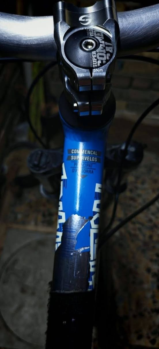 سلام عليكم بايسكل للبيع شركةCOMMENCAL قطعتين بالعراق كلة ومزود على اخر حبة من كل شي والسعر 420وبي مجال الاتصال على الرقم ***********
