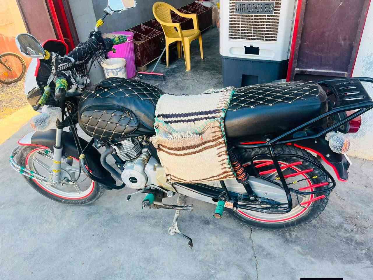 بوكسر للبيع دراجه خير من الله اي نقص ما بيها دراجه مال بيت موديل 19 ماكينه بلادي دراجه كلها بلاديه وكلها شغاله اي نقص ما بيها دراجه مال بيت مكان ديالى السعر 750 قفل الشراي خابر رجاء واستفسار اما رقم اما واتساب ***********
