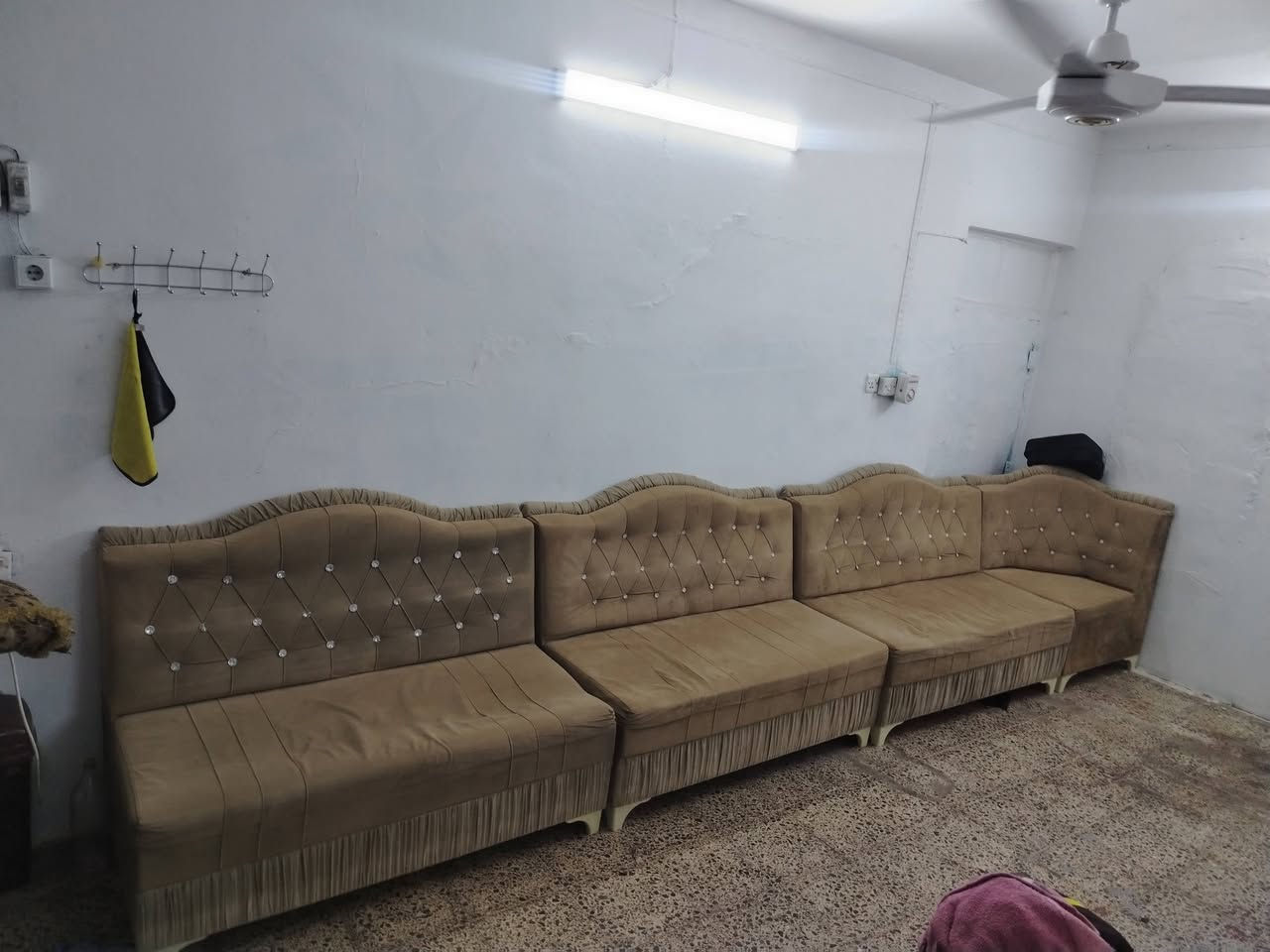 سلام عليكم خوان دوان مراتب وكدام العين النضفه طول خمس 5امتر السعر قفل 50 العنوان كرامه *********** او وتساب بي
