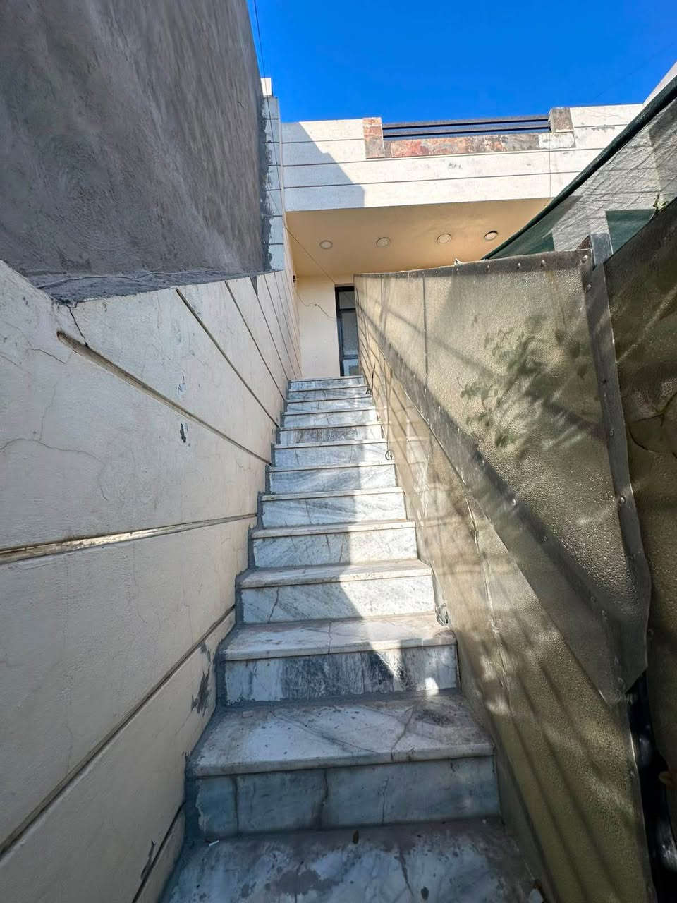 � للإيجار في السيدية

وحدة سكنية طابق اول معزوله عزل تام ، نظيفة وجاهزة للسكن.

🔹 تحتوي على:
✅ غرفه نوم
✅ صالة
✅ مطبخ
✅ خدمات

💰 الإيجار: 650 ألف دينار عراقي ( قفل)

📞 للاستفسار: *********** بغداد, العراق
