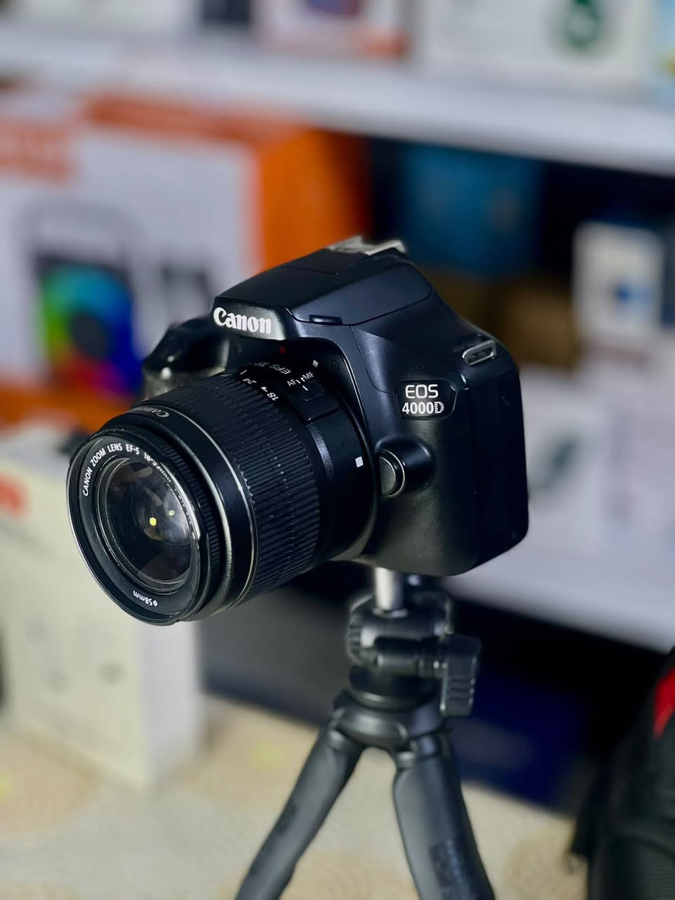 كامره كانون D4000 • عدسه 70-300 • عدسه 18-55