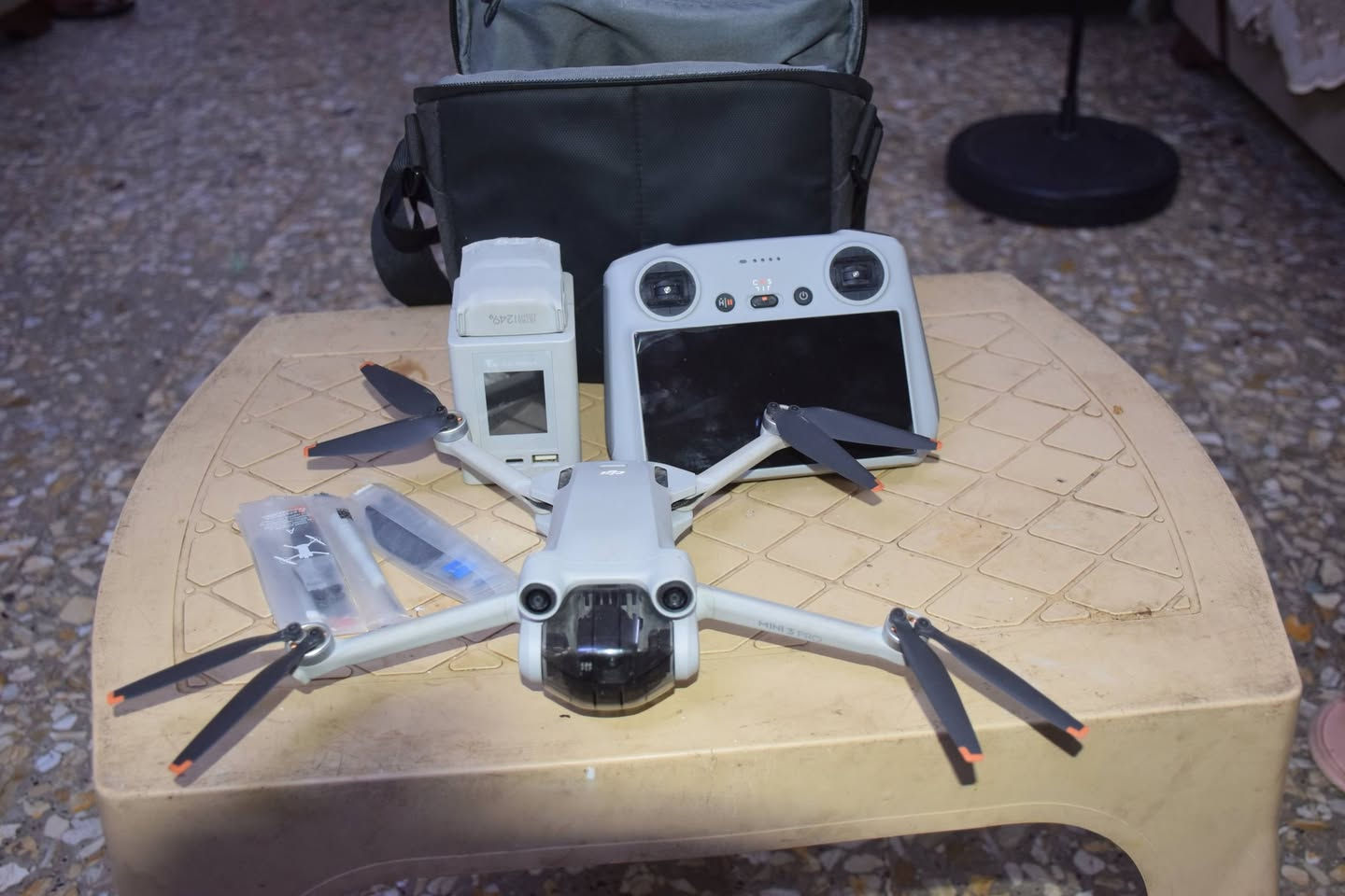 DJI Mini 3 Pr سعر 1200 مليون وميتين بيهه مجال شي قليل /***********)/
*********** كامله ما بيهه نقص ولا عطل بس بطاريه وحده تعبانه فقط لا غير
