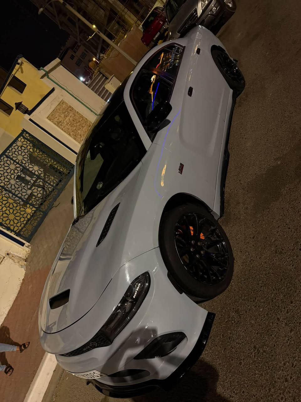 جارجر sxt موديل 16 اصل معلايه 23 مكمل معامله تصحيح موديل من المرور وباقيه فقط الكمرك وارد كندي كفاله عامه من الضربه والمعجون تغيير لون من رصاصي الى سموك وتحديث وايد بدي هذ رقم بصره باسمي تحويل ثاني يوم جاهزه من كلشي بيهه حالوب خفيف بالقماره6 سلندر 3600 السعر 155 بيع او مراوس حسب القناعة
*********** وتس 
***********
