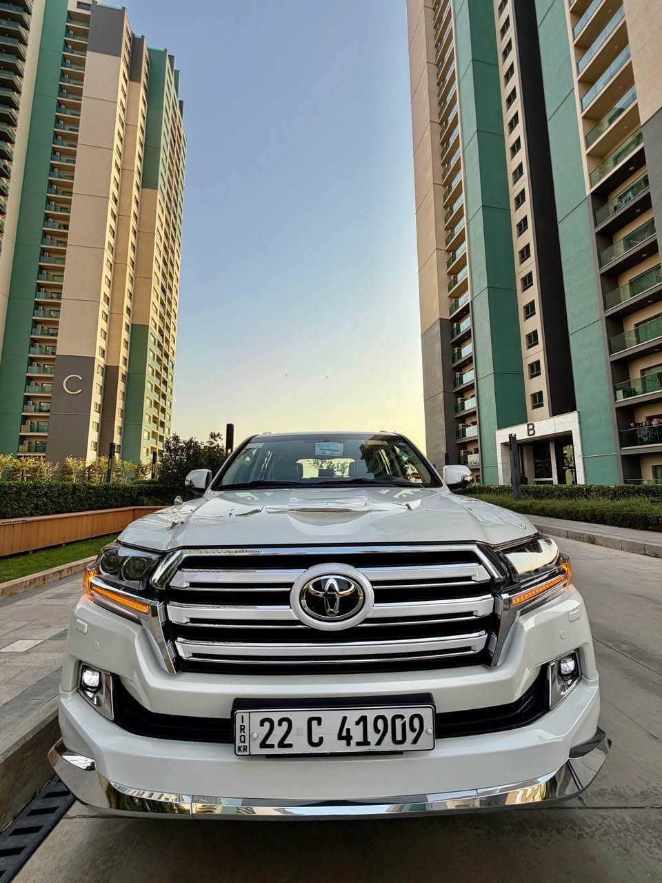‏Land cruiser GXR  2017  V6

‏ وايت ادشن اصلى
لاندكروزر ٢٠١٧  GXR
🔻ارخص سعر بكل العراق
‏‎ملاحظە : الاخوان رجائن بس بیع نقد بدون مراوس📌
أخت زيرو بل كارتون 📦📦
‏‎لاندکروزر 2017  وايت ادشن اصلى
‏‎💎محرک 6 سلندر 
‏‎⌛️ماشي 85,000 ألف
‏‎💎 بسمطين  +سماعة بيلادي +فرشات بيلادي مجوود 

‏‎💎 مكفولة كفالة عامة من الدعامية إلى الدعامية
‏‎ 💎 بدون صبخ .بدون بارد  ،بدون رصعات ،بدون حتى شخط
‏صبغ ،رمل مابي ، ..بقية كلها بشرط

‏‎🧬فول فول مواصفات
‏‎شاشة كبير لمس  حاسة رادارات
‏‎كاميرات 3 شاشات سيلاد فتحة سقف 
‏‎كشن جلد كشن كاراباي شحن موبایل  8 اريباك تبريد مركزية
‏‎بصمة تشغيل عن بعد باب جاك سلاجة ليد زينون 
‏  فورويل هوك
‏‎سيـارة عل نظافتها احسبها صفر زيرو

💎 تخم تاير دنلوب الاصلي

‏‎ 💎محرك كير بشرط مامفتوح
‏‎سيارة حيل نظيفة كلشي عل بلاد لوك
‏‎سنوية زنكة كلشي جديد مدفوع لـ2029
‏‎باسمي السنوية بشرط تحويل و خرامة 
‏‎سيارة مابيـها دينار مصرف كامل من كل نواحي

‏‎♻️نفسي يوم /تحويل و وكالة حاظر 
‏‎📍مكانك /داخل سليماني

‏‎💵 سعر 445$
‏‎☎️موبايل/ *********** بغداد, العراق
