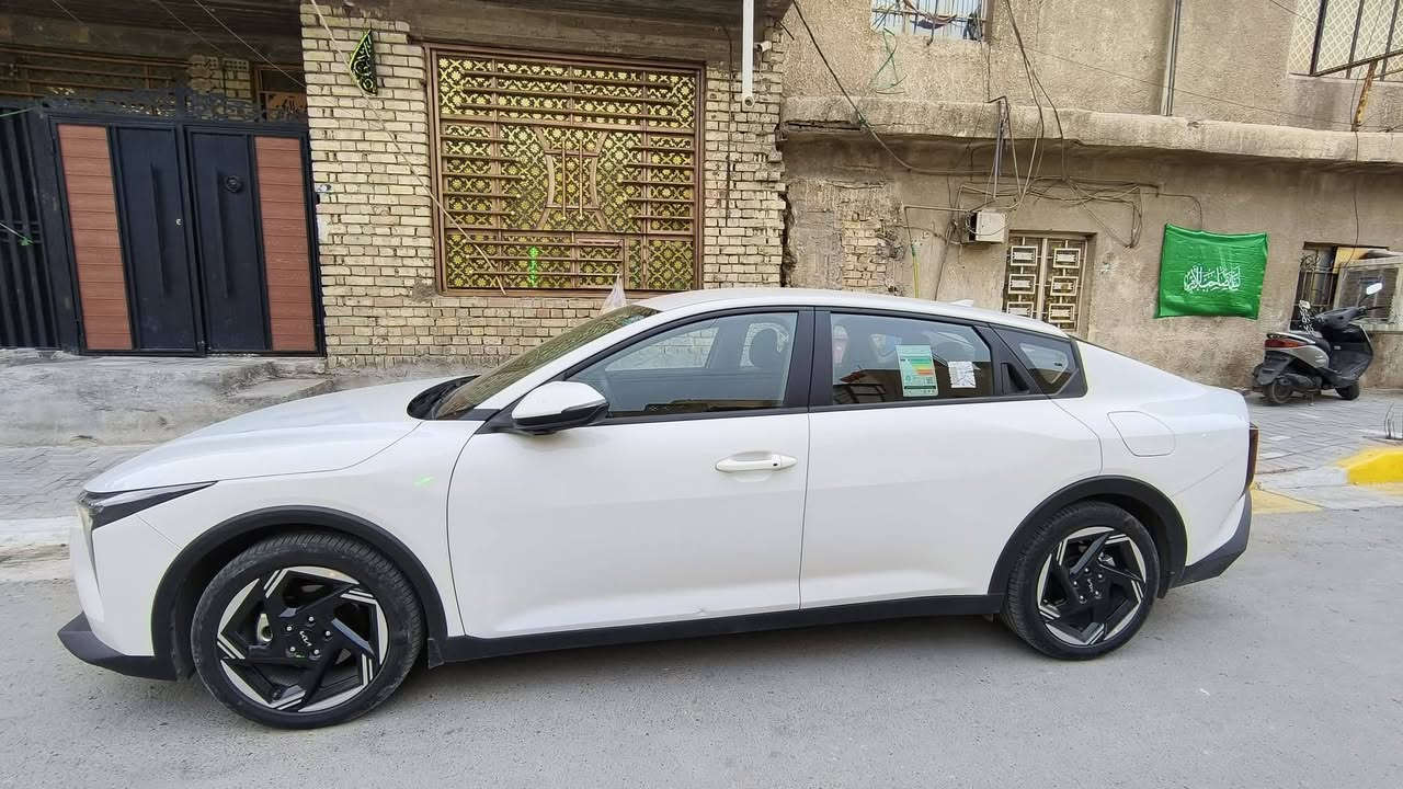 سلام عليكم
كي ٤ خليجي 
محرك ٢٠٠٠ دوش 
ماشيه ٢٧ ألف 
ضمان دوليه 
بعدهي بضمان تبديل الدهن كله بل دوليه 
نص فول 
مكاني مدينة الصدر 
السعر ١٨٥ وبيه شي بسيط
رقم الهاتف ***********
بيه هاي الملاحظات مصورهن والبنيد بيه طعجه ترجع عل بارد بل أخير الصور
