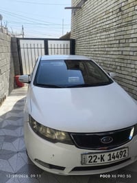 عندي سيراتو خليجيه موديل 11 السياره بيه قطعه وحده صبغ او طخه خفيفه بل ...