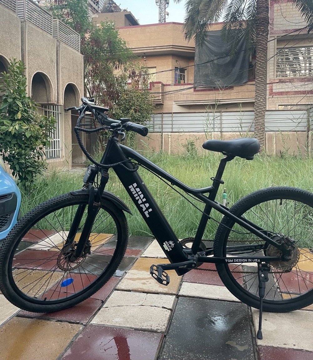 السعر تفليشششش 
 بايسكل كهربائي للبيع 
📌 الماركة: MINAL (مينال)
⚡ المحرك: 1000 واط – قوة وأداء ممتاز
🏎️السرعه : 60km حقيقية 
🔋 البطارية: 13 أمبير – خلايا LG أصلية
🛠️ الهيكل: ألمنيوم – خفيف وقوي بنفس الوقت
🛑 بريك هيدروليك – أمان أعلى وتحكم أفضل
صار كم شهر من اشتريته استخدام كلش قليل ونظيف جداً مابي اي نقص 
السعر مليون ومية الف دينار 
مكان بغداد  
او واتساب ***********