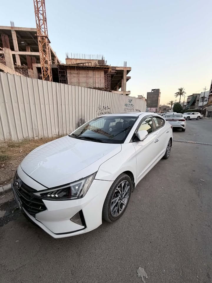 سلام عليكم للبيع الانتره خليجي فول مواصفات موديل 2019 سياره بيها بس باب الأيسر خلفي صبغ والباقي كفاله سياره جاهزه من كلشي تخم تاير سياره بصمه  محرك وكير وصبغ مكفولات المكان البياع الرساله الثالثه السعر 145 وبيها مجال بسيط رقم الهاتف *********** مامتواجد ع خاص
