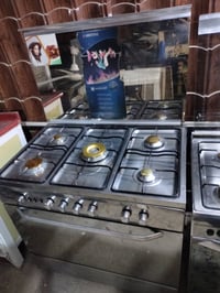 طباخات للبيع نضاف جدا شغالات فرن وعيون  المكان الشعب 07704857767