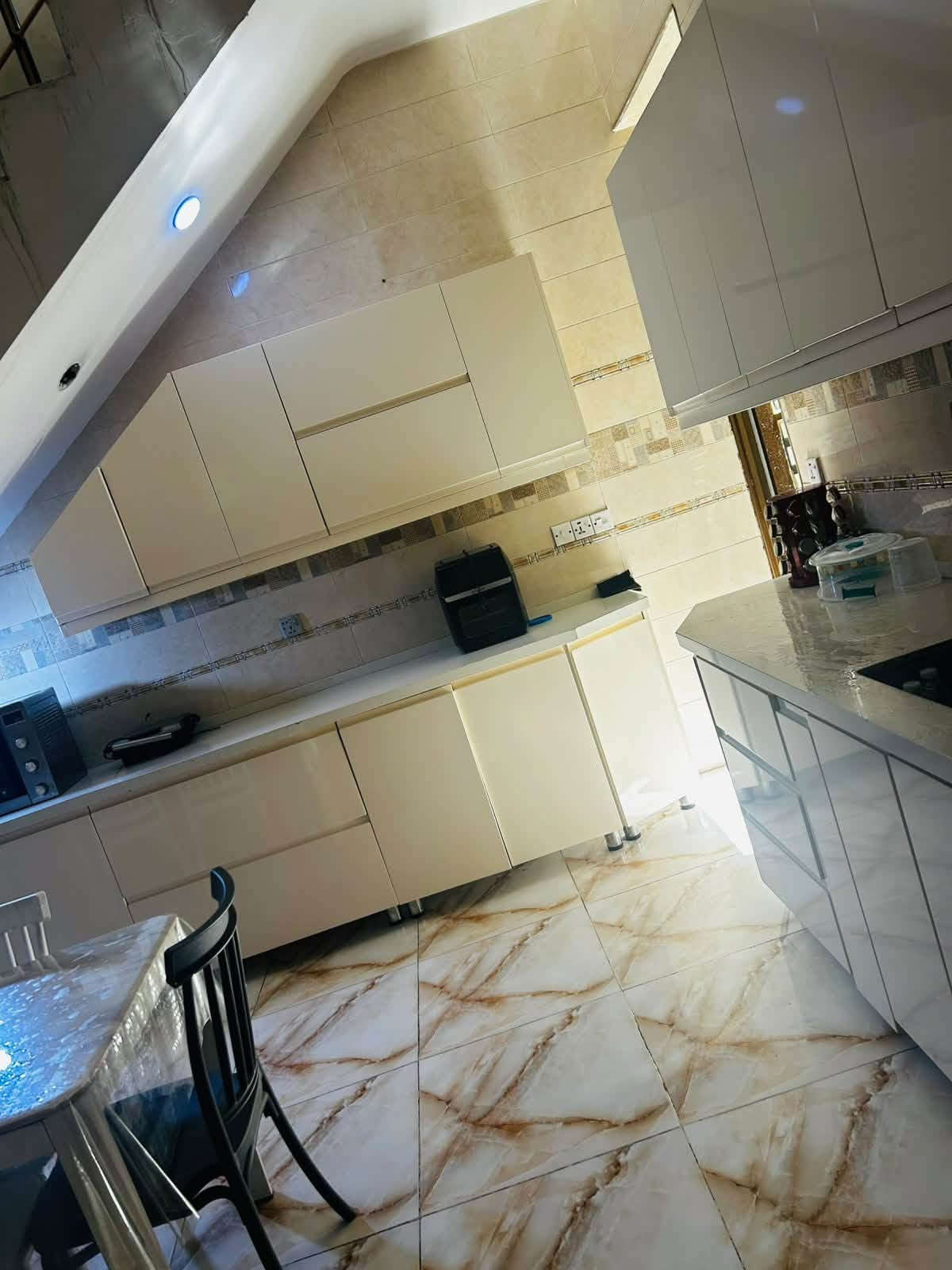 حي المهندسين • ١٠٠م • ٣ غرف نوم