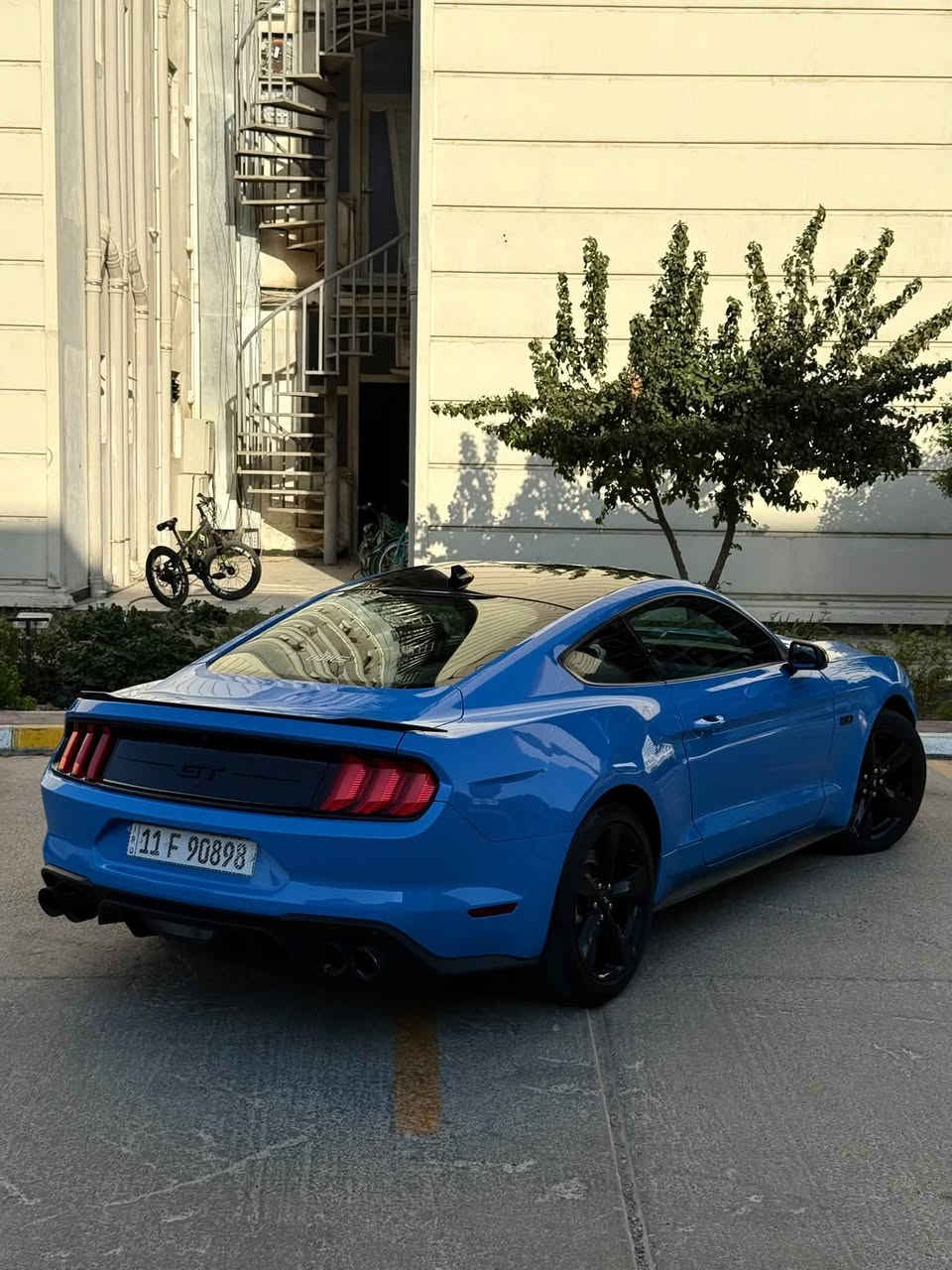 #ارخص_موستنك_GT 2023 ‼️⁨ 177 ورقة بيع فقط ✅

╰┈➤ 𝙁𝙊𝙍𝘿 𝙈𝙐𝙎𝙏𝘼𝙉𝙂 𝙂𝙏 𝙋𝙍𝙀𝙈𝙄𝙐𝙈 🩵

الموديل : [ 𝟮𝟬𝟮𝟯 ]
المحرك : [ V8 / 5.0 ] 🚀
الگير : [ أوتوماتيك ] 
الممشى : [ 36 الف ميل ]
اللون : [ أزرق - مميز ] 🔹
الحالة : [ السيـارة وارد أمريكا ضررهـا قطعتين صبغ + بارد
 وطخة بالهـلال مالـ الجاملغ الخلفي ]

السيارة جان عليها سوبر جارج وكامات وهسه سيارة ستوك فقط تفريغ واكزوزست

[ الـــــمـــواصــفـــــات ]

- السيـارة فئة 𝙋𝙍𝙀𝙈𝙄𝙐𝙈 نص فول

[ الاضـــــــافــــــاات ] 

- السيـارة عليهـا أكـزوزت Roush

الموقع : [ بغـداد / المنصـور ] 📍

للتواصل واتس اب او اتصال : [ *********** ]

#ford #mustang #gt #premium #yasser_erbil⁩
