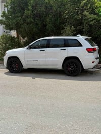 جيب گراند شيروكي بلاك توب  السيارة موديل 2019  مواصفات البلاك توب معرو...