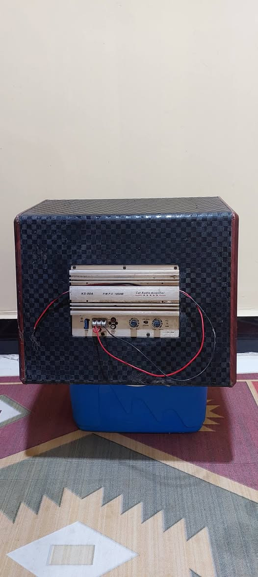 دمام ومضخم صوت  للبيع بسعر مناسب شغال استخدام قليل كلش قليل 
مخزن الجهاز.  
نفيف. نضافه 80%مشتغل قليل 
ربطته على السياره حسبه شهرين  وبعت السياره فنزلته منه   القدره مالته 1000W
صوت كلش عالي. وانته  تكدر تتحكم بالصوت والدمام مالته 
العنوان  التنومه. الصالحيه   شط العرب.   قرب سنتر الصالحيه 
متوفر واتساب باغلب الاحيان 
رقم الهاتف 
***********
