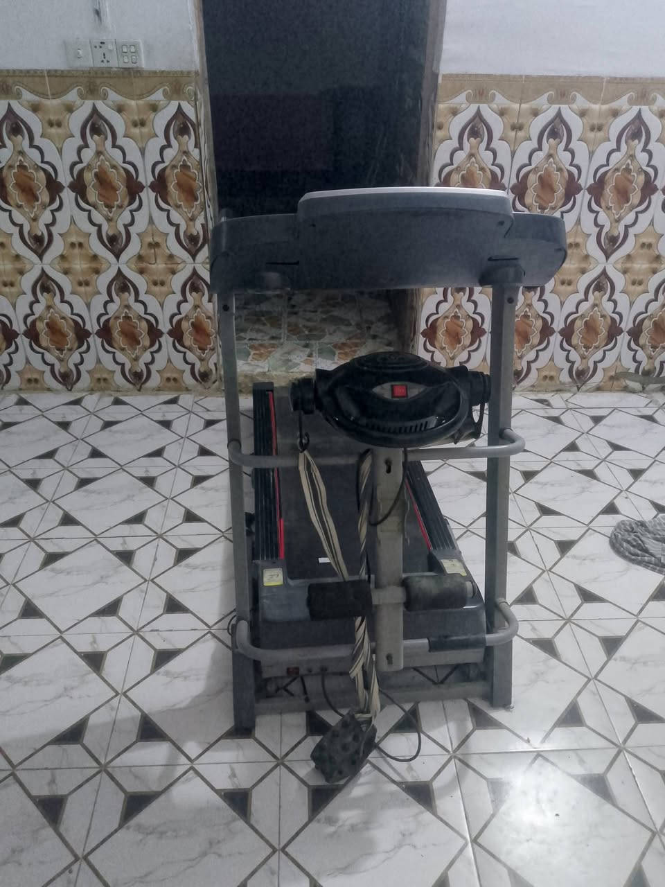 جهاز جري للبيع جهاز نضيف مستخدم شهر واحد يريده يجي خاص سعر 300وبيه مجال مكان دوانيه قضاء شاميه ***********
