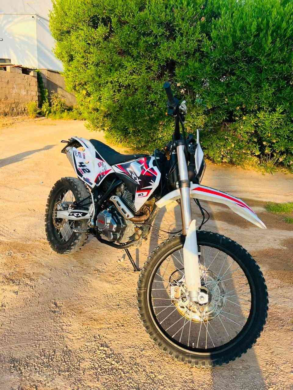 السلام عليكم
قفاز CRX300cc
للبيع او مرواس 
***********
