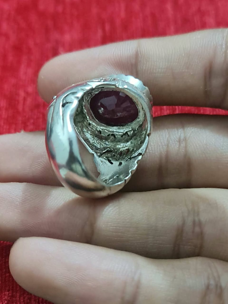 ياقوت • صياغة ثقيلة • توصيل متوفر