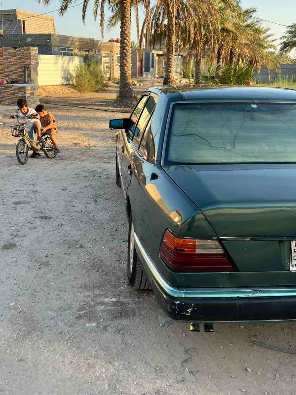 من رحصت الدمن مرسدس دب 320sبيبي شبح
مكينه وكير خير من الله
مصبوغه عام لي جامليه

تخم تاير

تبريد منضومه استوني شاده 

حداديه جديده

كهرباء كله شغاله 

قواعد دبل بلاد

اكسل جديد

رقم النكليزي 

***********

السعر 65 وبيه مجال حك الجيه
