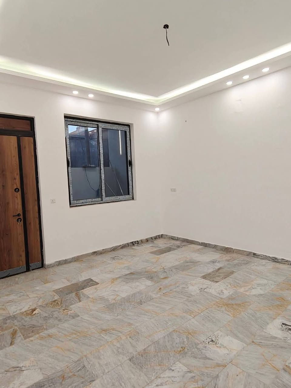 صباغ  بيوت داخل مع تصليح ان وجد  خارج واجهات مع التصليح الجدران صبغ أبواب وشبابيك حديد ***********  المتر الف والماعنده فزعه جسر للطيبين وطسه للنواقيص 😂 @إشارة

