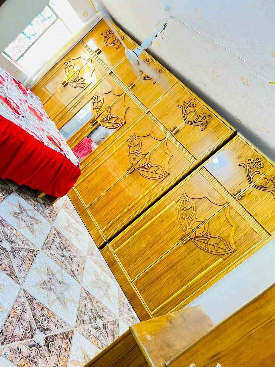 جديده مال عرسان غرفه عراقيه للبيع تزكام  تكمه درجه اولى نجرتها ب3ملاين بس ضروف اريد ابيعه بعدني مامكمل نصبها نضافتها بل صوره نفس بل حقيقه سعرها بمليون  وبيها مجال  هيه ولدولشك مكان بابل مركز تواصل   ***********
