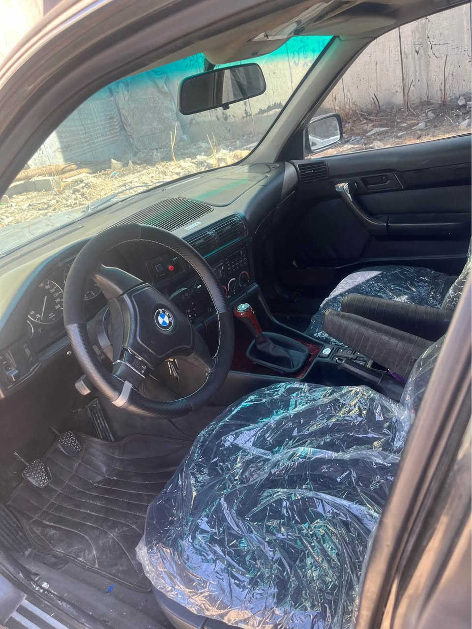 بي ام دبليو ٥٢٥ • موديل ١٩٩٥ • جير عادي