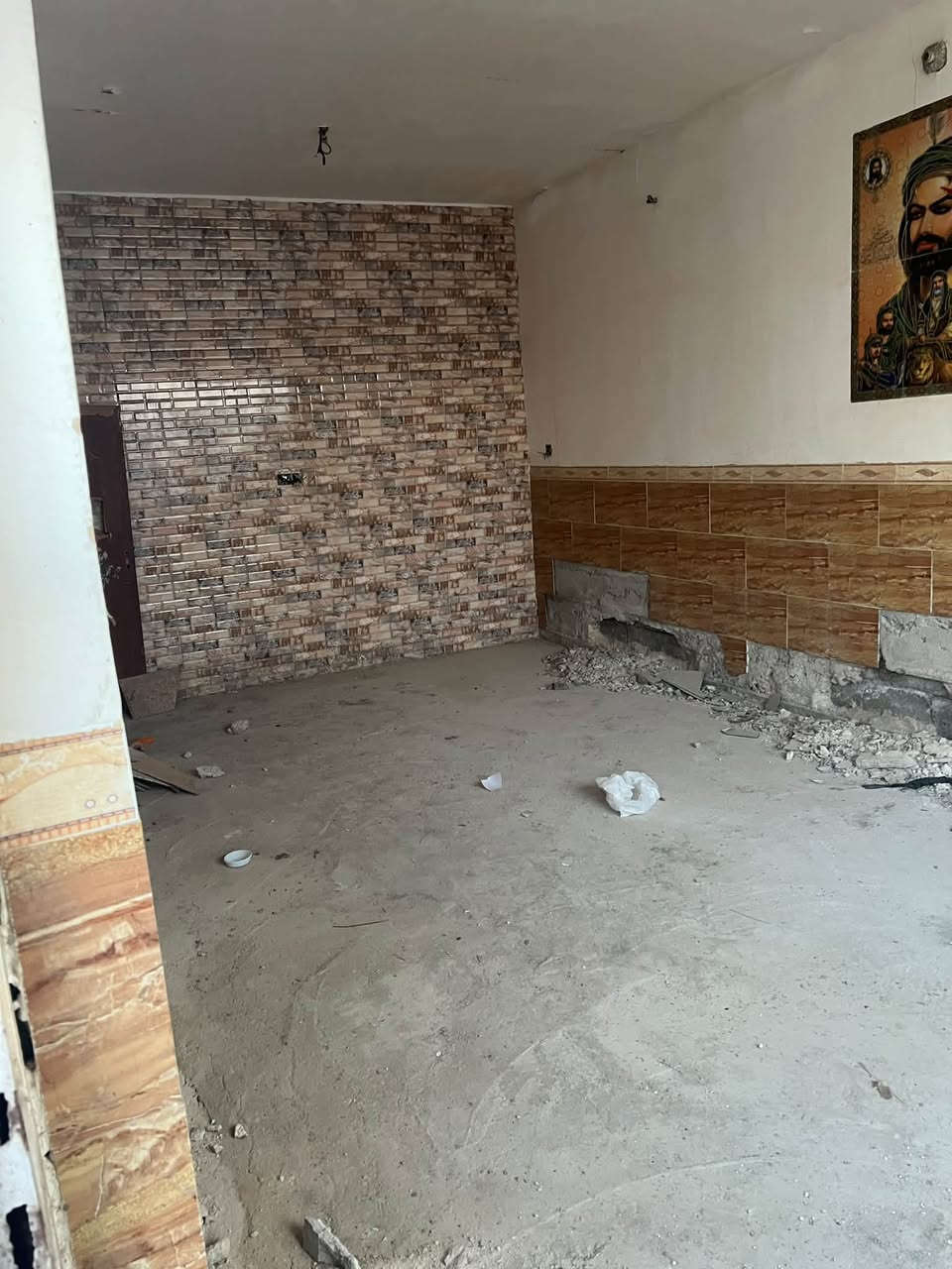 السلام عليكم بيت للبيع مساحه 120 متر اصولي سبع قصور نهاية شارع ابو جاسم المالكي خدامات كامله عوزه ترميم بس السعر 20 وبي مجال الاستفسار *********** موجود خاص وواتساب

