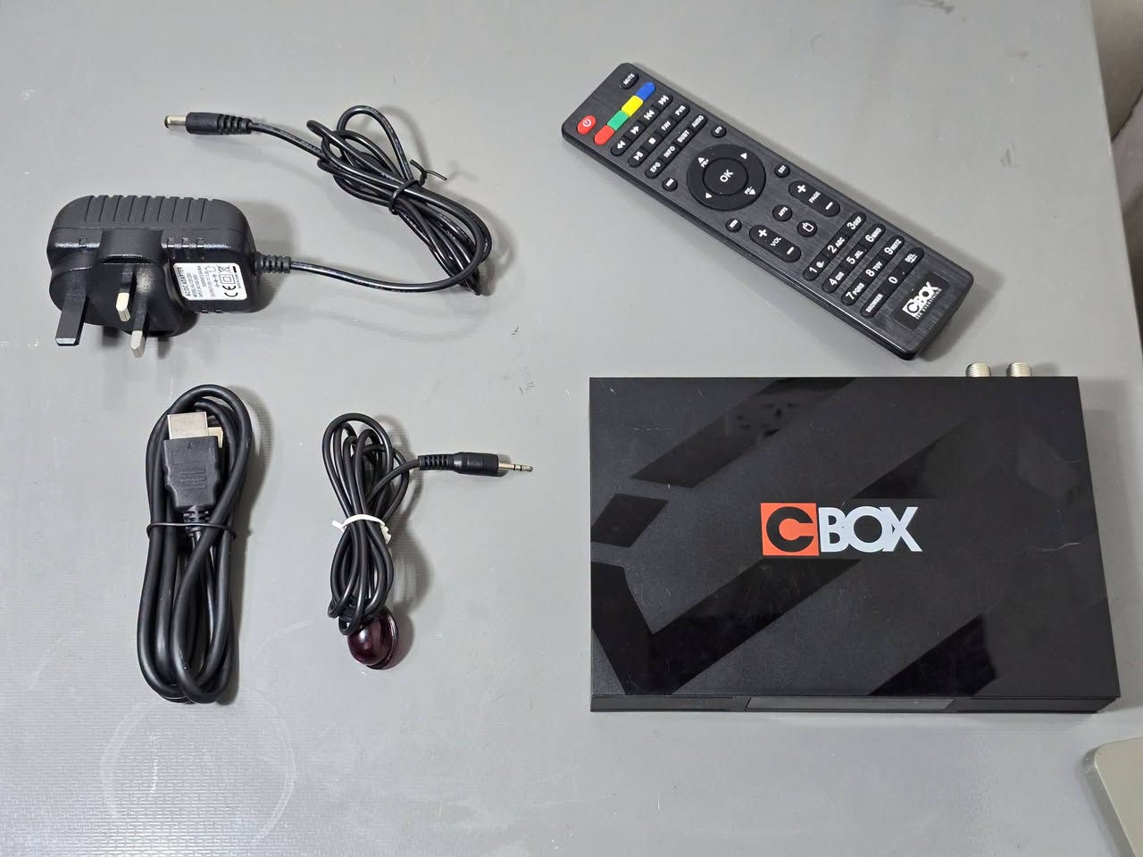 جهاز  c box v3.0
يدعم دقة ال 4k
يدعم سيسكام وشفرة biss
يدعم قنوات الستلايت 
ملحقات كاملة اصلية عدا الكارتونة
صور الجهاز حقيقية نظيف 99%

توصيل لكل المحافظات موجود

٦٠ الف مع التوصيل
واتساب ***********
