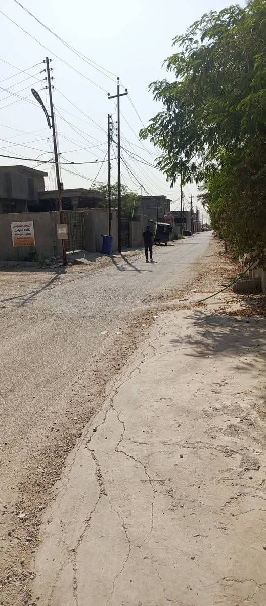 قطع للبيع في الدوره البوعيثه مقابل مجمع العدل طابو زراعي سند 25بسمي مساحه 105م سعر 35مليون 
155م سعر 50مليون 
210م سعر 65مليون 
كل خدمات موجوده
