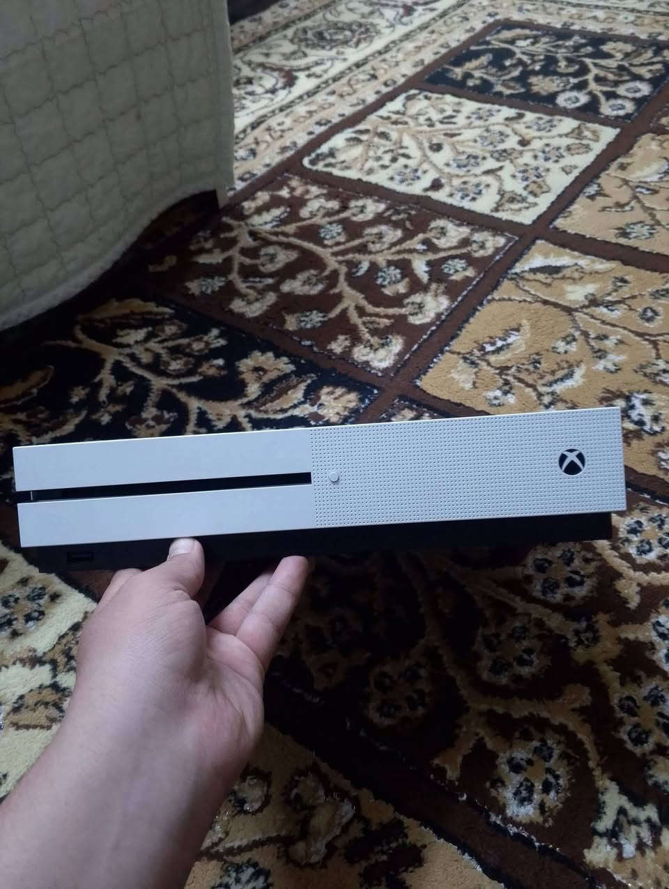 السلام عليكم اخوان بلاي اكس بوكس 1 اس نظيف جهاز ما مفتوح فطر واحد ما بيه مكان كركوك العمل الشعبي هذا رقمي متواجد بس واتساب وماسنجر *********** السعر 220 بمجال للشرايين ذاكره 787 تحياتي لكم
